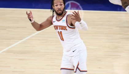  布伦森关键球尼克斯加时险胜老鹰抢得先机