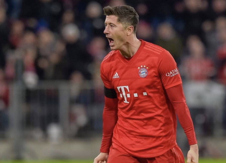  德甲榜首大战激情上演，拜仁慕尼黑险胜多特蒙德  